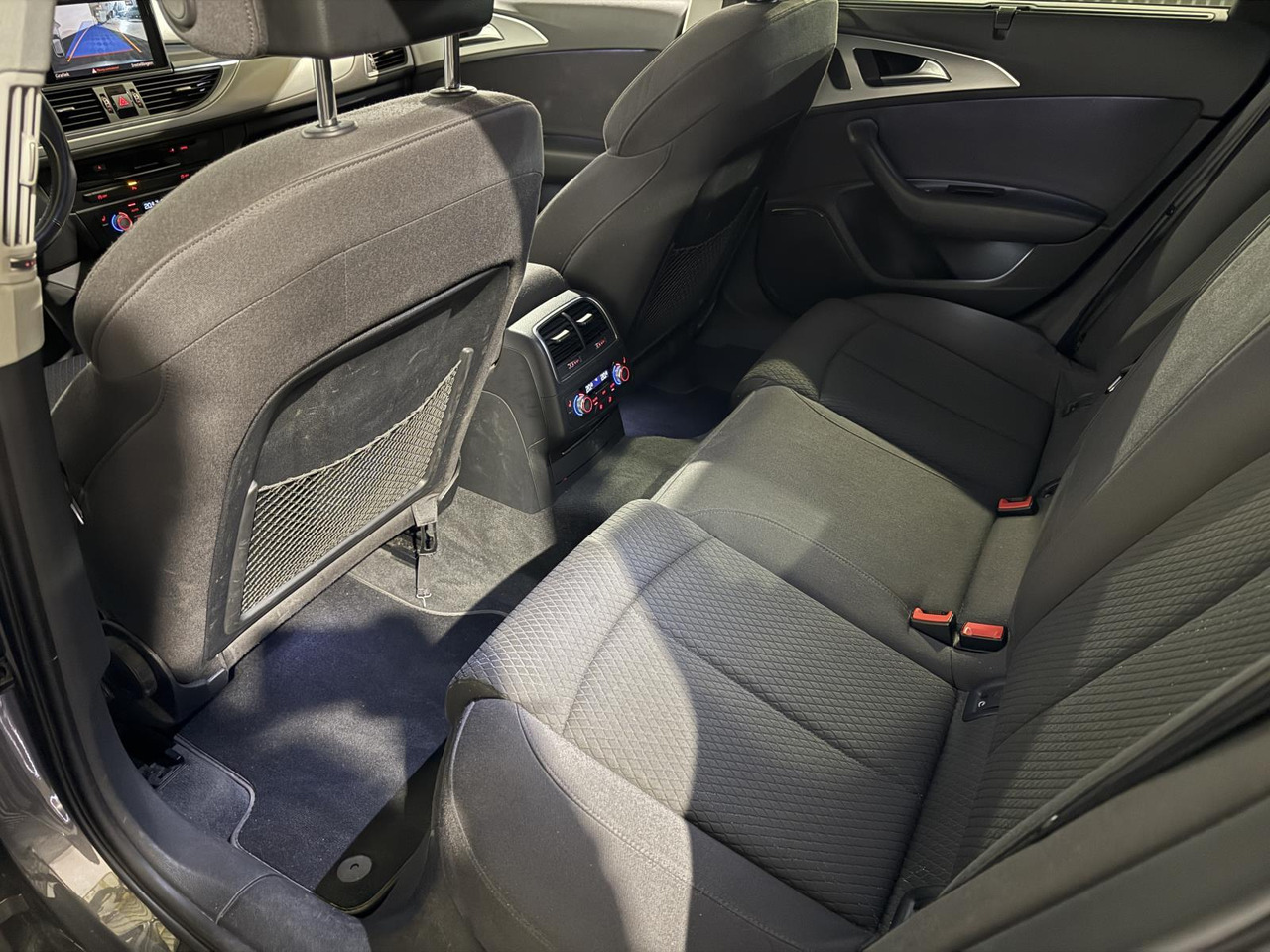 Audi | A6 Avant | 1.8 TFSI ultra Premium Edition | 2016 | 240.412 km | Automaat | L563VD | Geen oordeel - Car: picture 2 Audi | A6 Avant | 1.8 TFSI ultra Premium Edition | 2016 | 240.412 km | Automaat | L563VD | Geen oordeel - Car: picture 2