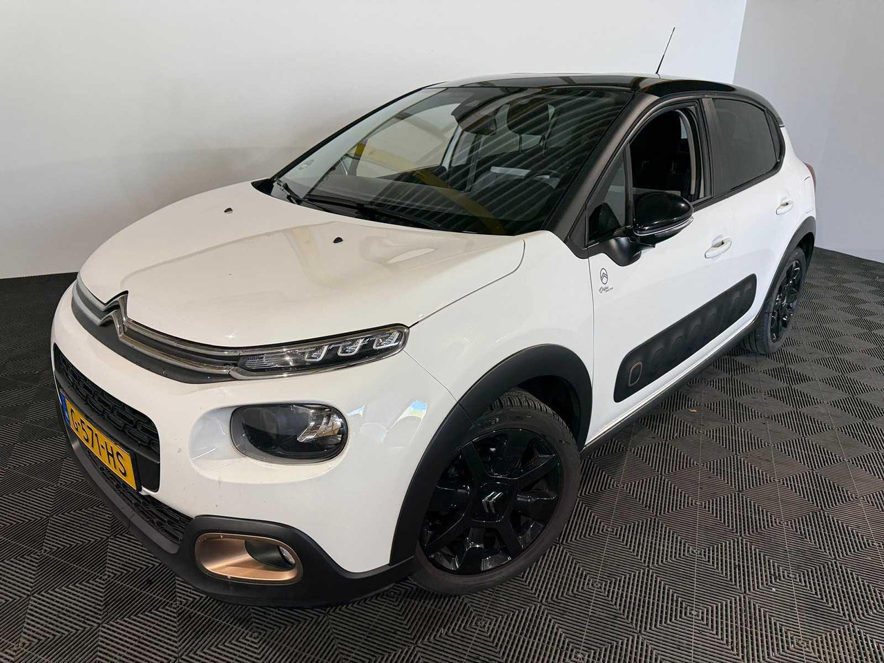 Citroen C3 1.2 PureTech S&S Origins | 2019 | 223.704 km | G-571-HS - Hatchback: picture 1 Citroen C3 1.2 PureTech S&S Origins | 2019 | 223.704 km | G-571-HS - Hatchback: picture 1