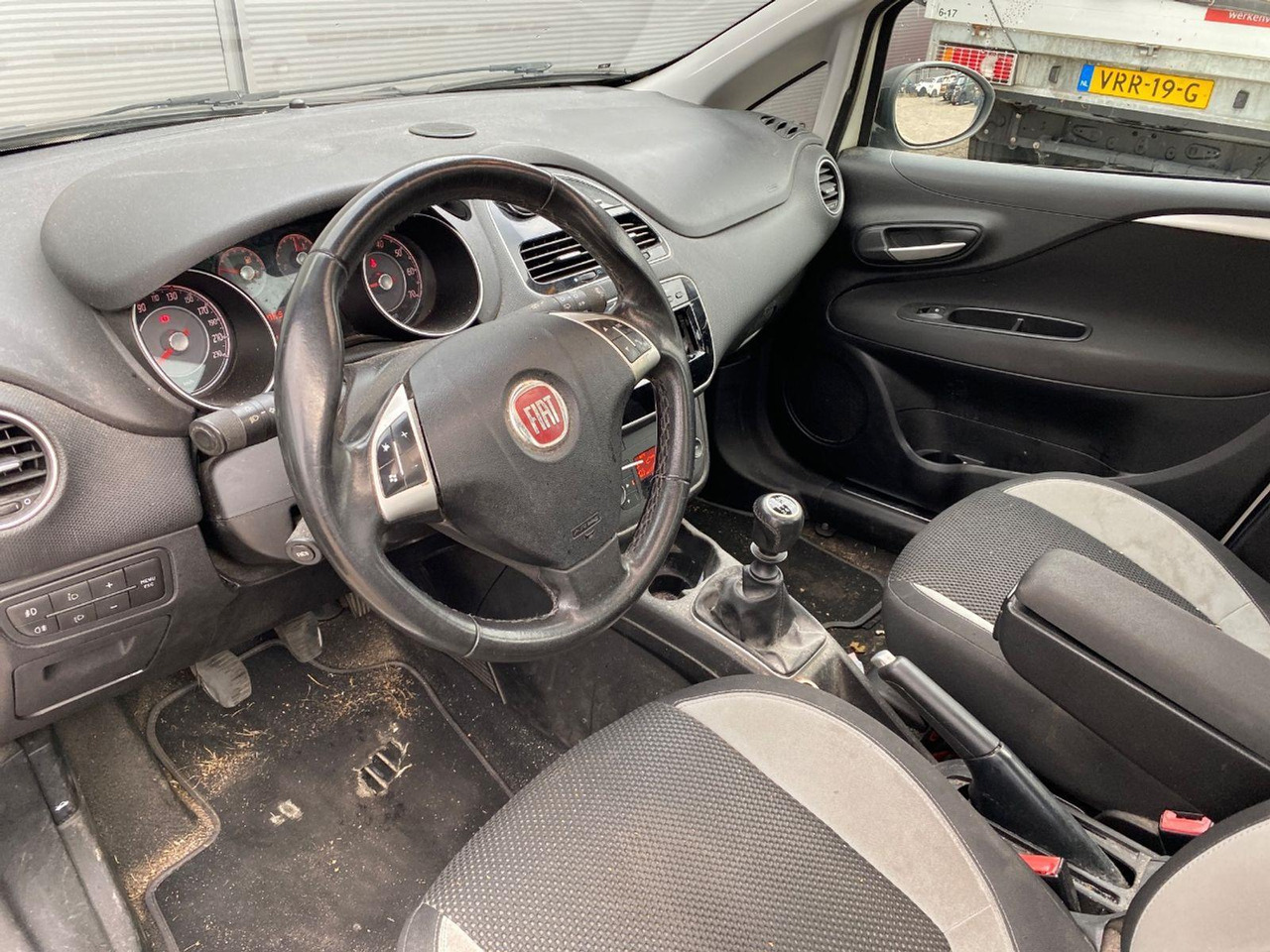 Fiat Punto Evo 0.9 TwinAir Easy | 2012 | 219.036 km | 35XVP9 | NAP: Logisch - Hatchback: picture 5 Fiat Punto Evo 0.9 TwinAir Easy | 2012 | 219.036 km | 35XVP9 | NAP: Logisch - Hatchback: picture 5