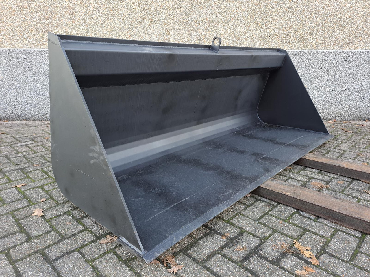 Grondbak t.b.v. Verreiker – Nieuw, Breedte 240 cm (1) - Loader bucket: picture 1 Grondbak t.b.v. Verreiker – Nieuw, Breedte 240 cm (1) - Loader bucket: picture 1