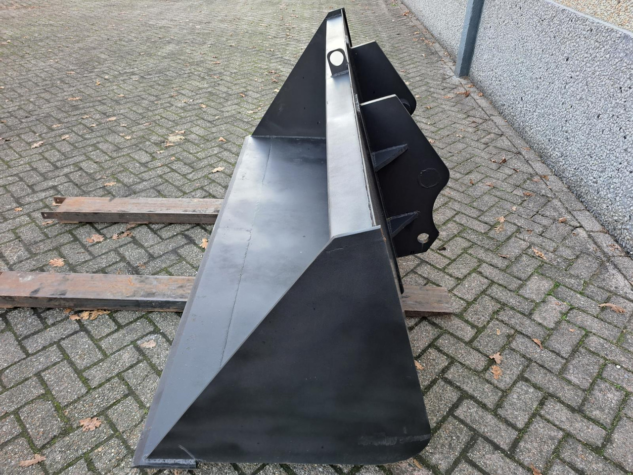 Grondbak t.b.v. Verreiker – Nieuw, Breedte 240 cm (1) - Loader bucket: picture 3 Grondbak t.b.v. Verreiker – Nieuw, Breedte 240 cm (1) - Loader bucket: picture 3