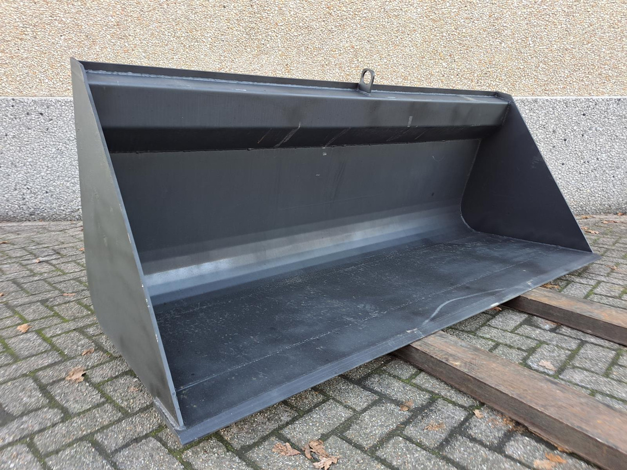 Grondbak t.b.v. Verreiker – Nieuw, Breedte 240 cm (2) - Loader bucket: picture 1 Grondbak t.b.v. Verreiker – Nieuw, Breedte 240 cm (2) - Loader bucket: picture 1