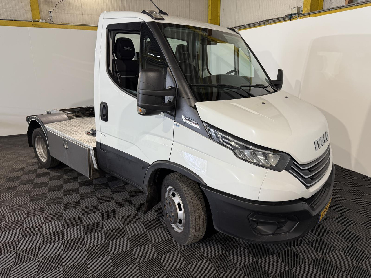 Iveco 40C18 Daily VSH-15-F 201.901 km - Mini artic tractor unit: picture 4 Iveco 40C18 Daily VSH-15-F 201.901 km - Mini artic tractor unit: picture 4