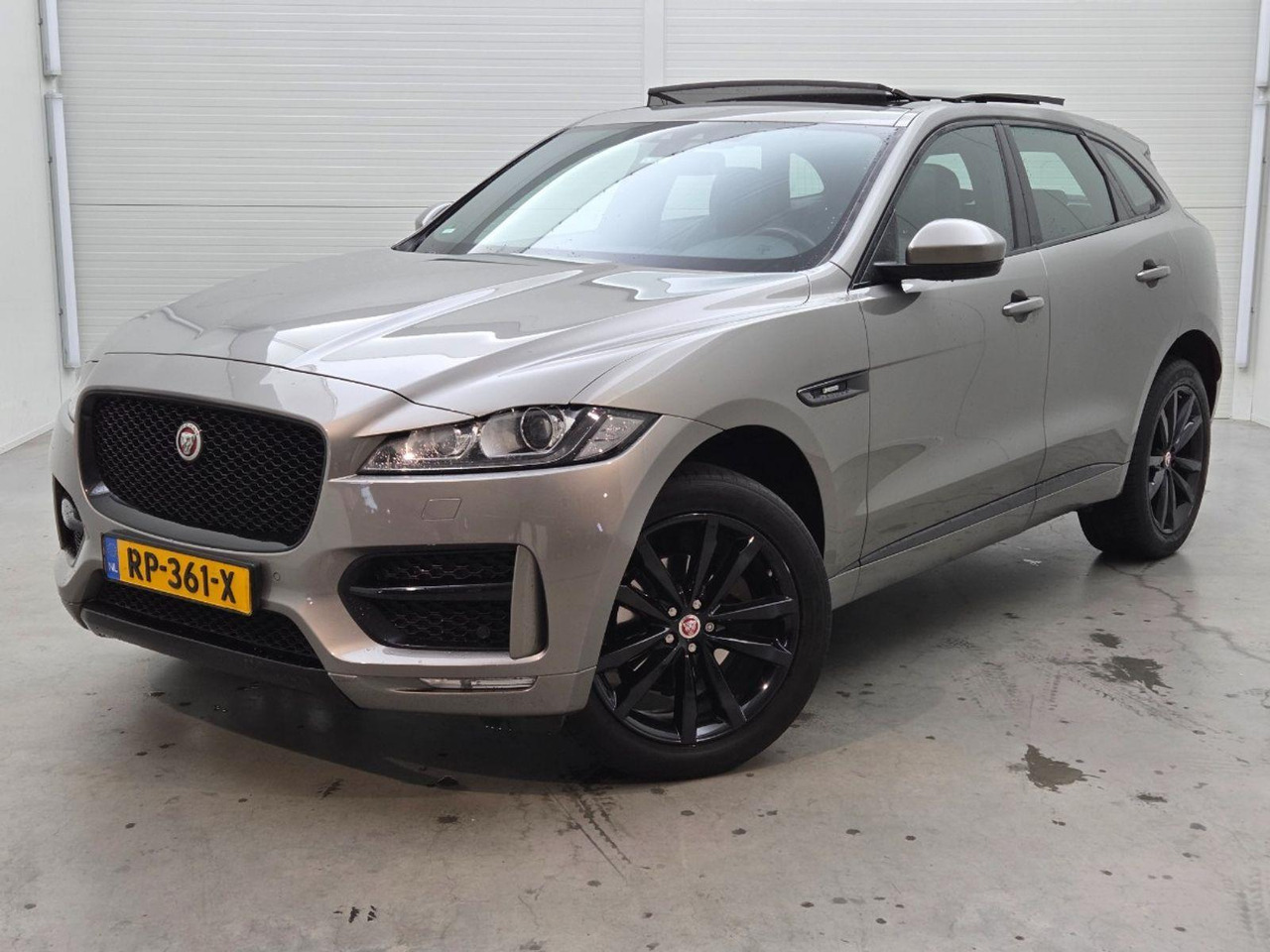 Jaguar F-PACE 2.0 Portfolio AWD 25d | 2018 | 192.306 km | Automaat | RP361X | NAP: Logisch - SUV: picture 1 Jaguar F-PACE 2.0 Portfolio AWD 25d | 2018 | 192.306 km | Automaat | RP361X | NAP: Logisch - SUV: picture 1