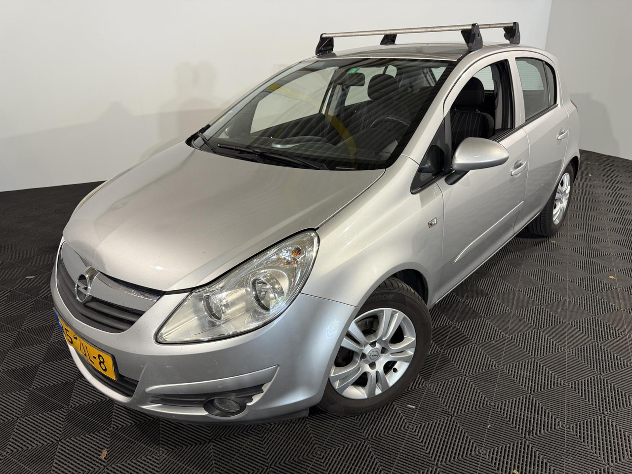 Opel | Corsa | 1.2-16V Cosmo Automaat | 2009 | 245.713 km | 45TJL8 | Geen oordeel - Hatchback: picture 1 Opel | Corsa | 1.2-16V Cosmo Automaat | 2009 | 245.713 km | 45TJL8 | Geen oordeel - Hatchback: picture 1