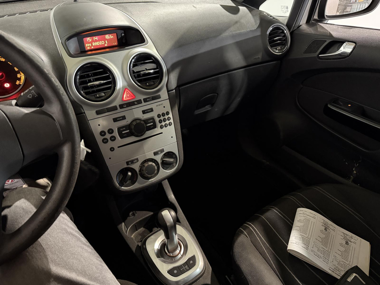 Opel | Corsa | 1.2-16V Cosmo Automaat | 2009 | 245.713 km | 45TJL8 | Geen oordeel - Hatchback: picture 5 Opel | Corsa | 1.2-16V Cosmo Automaat | 2009 | 245.713 km | 45TJL8 | Geen oordeel - Hatchback: picture 5