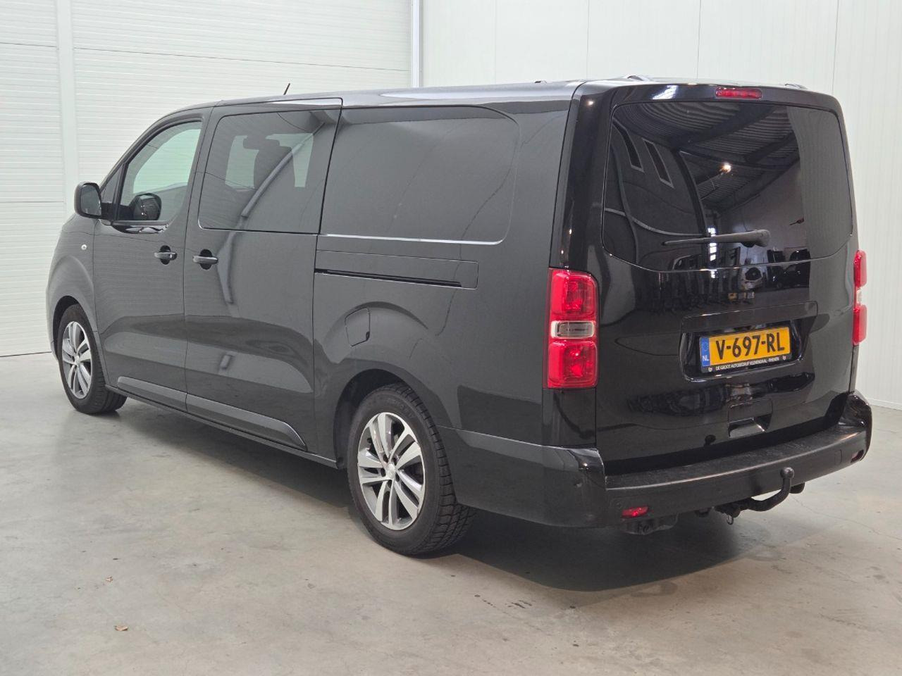 Peugeot Expert 231L 2.0 BlueHDI 180 DC Premium Pack | 2018 | 123.189 km | Automaat | V697RL | NAP: Logisch - Crew cab van: picture 3 Peugeot Expert 231L 2.0 BlueHDI 180 DC Premium Pack | 2018 | 123.189 km | Automaat | V697RL | NAP: Logisch - Crew cab van: picture 3