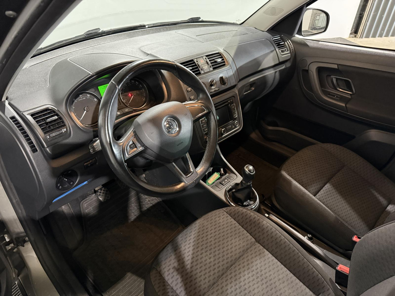 Skoda Roomster 1.2 TSI Drive | 2015 | 119.156 km | 2-XTS-79 - Car: picture 4 Skoda Roomster 1.2 TSI Drive | 2015 | 119.156 km | 2-XTS-79 - Car: picture 4