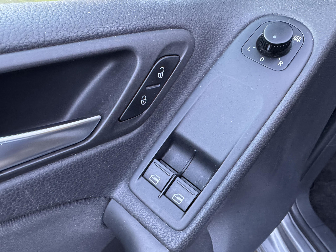 Hatchback Volkswagen | Golf | 1.2 TSI Tour II BlueMotion | 2010 | 287.684 km | 28NSJ1 | Logisch: picture 16 Hatchback Volkswagen | Golf | 1.2 TSI Tour II BlueMotion | 2010 | 287.684 km | 28NSJ1 | Logisch: picture 16