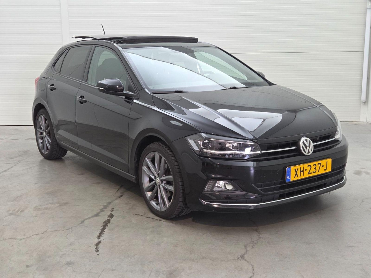 Volkswagen Polo 1.0 TSI Highline | 2019 | 193.826 km | Automaat | XH237J | NAP: Logisch - Hatchback: picture 2 Volkswagen Polo 1.0 TSI Highline | 2019 | 193.826 km | Automaat | XH237J | NAP: Logisch - Hatchback: picture 2
