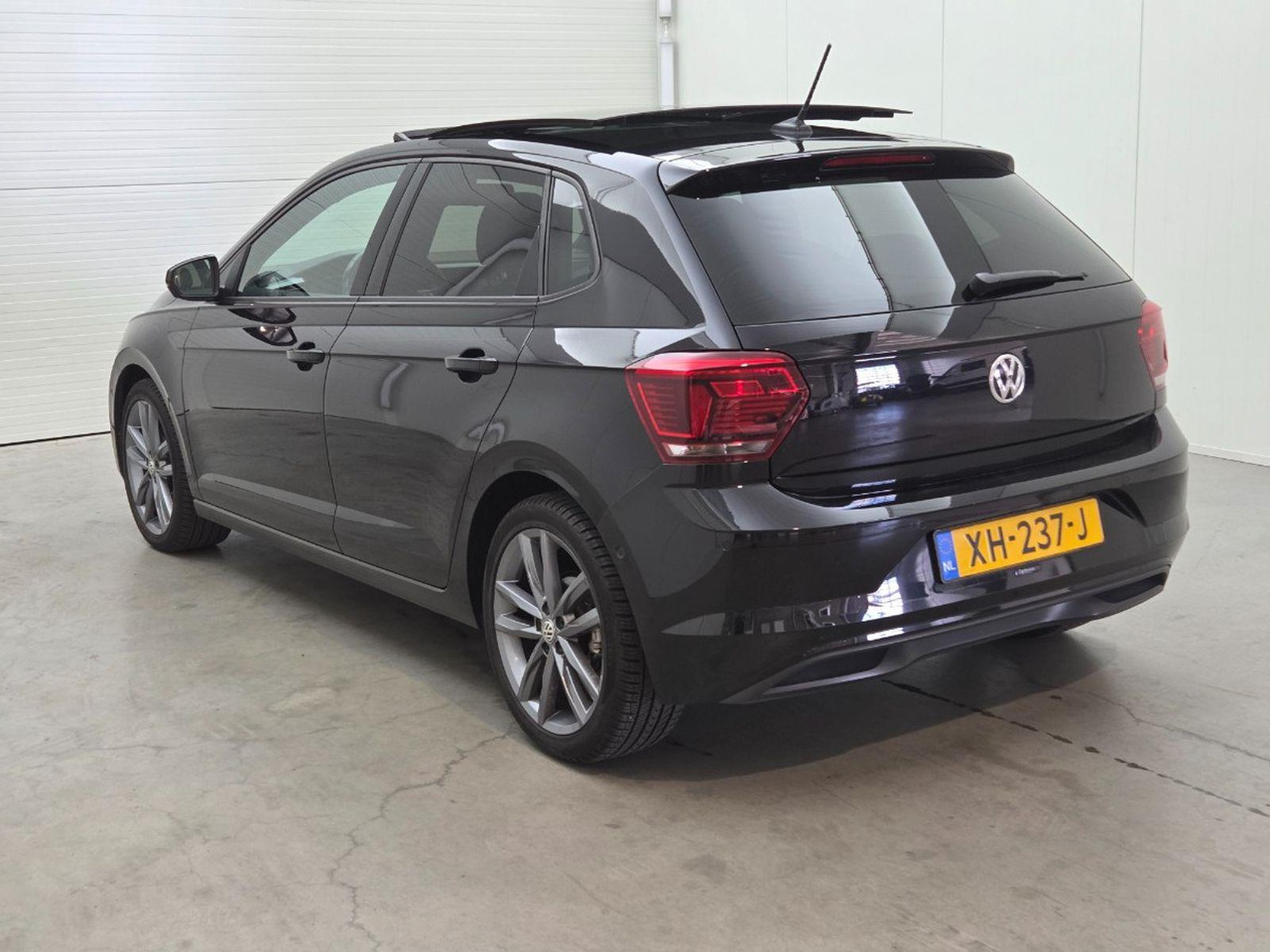 Volkswagen Polo 1.0 TSI Highline | 2019 | 193.826 km | Automaat | XH237J | NAP: Logisch - Hatchback: picture 3 Volkswagen Polo 1.0 TSI Highline | 2019 | 193.826 km | Automaat | XH237J | NAP: Logisch - Hatchback: picture 3