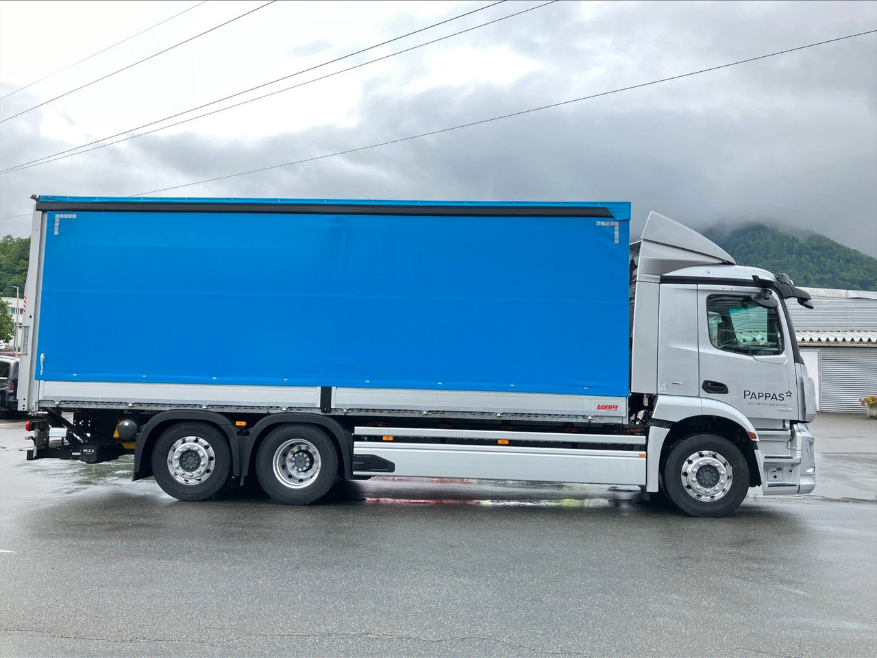 Mercedes-Benz eActros 400L 6x2 - Curtain side truck, Electric truck: picture 1 Mercedes-Benz eActros 400L 6x2 - Curtain side truck, Electric truck: picture 1
