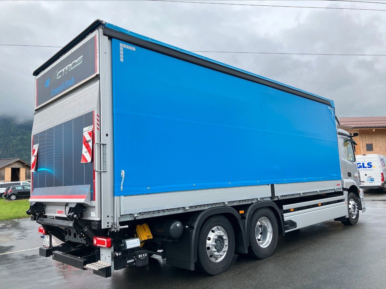 Mercedes-Benz eActros 400L 6x2 - Curtain side truck, Electric truck: picture 3 Mercedes-Benz eActros 400L 6x2 - Curtain side truck, Electric truck: picture 3
