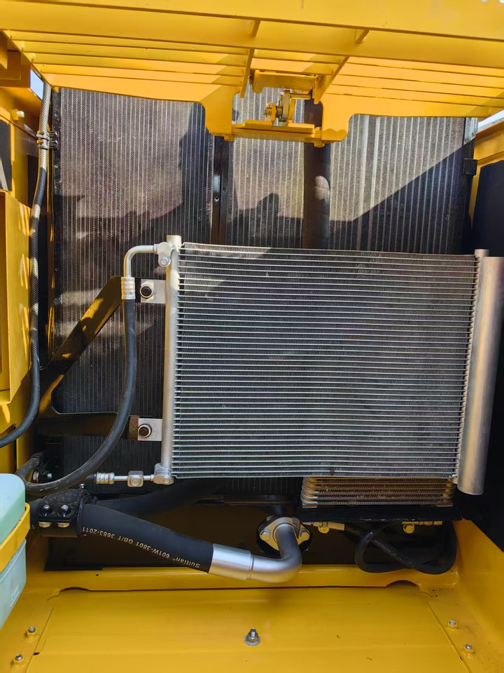 KOMATSU PC200-7 - Crawler excavator: picture 5 KOMATSU PC200-7 - Crawler excavator: picture 5