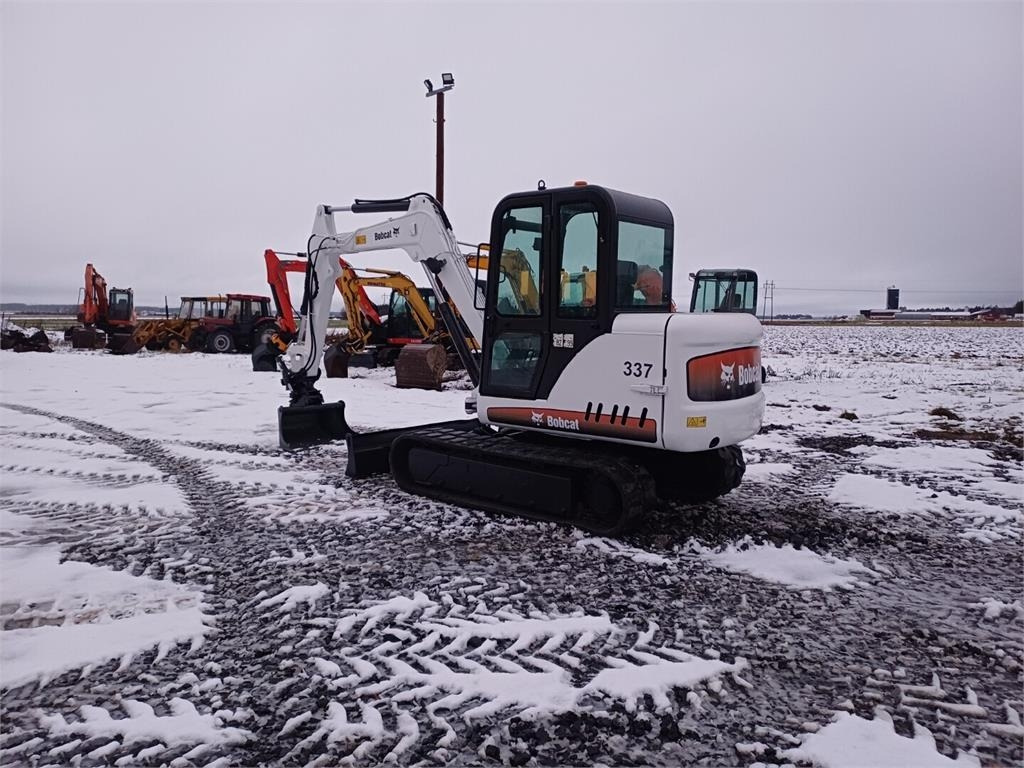 Bobcat 337D Kallistuvalla liittimellä - Mini excavator: picture 3 Bobcat 337D Kallistuvalla liittimellä - Mini excavator: picture 3