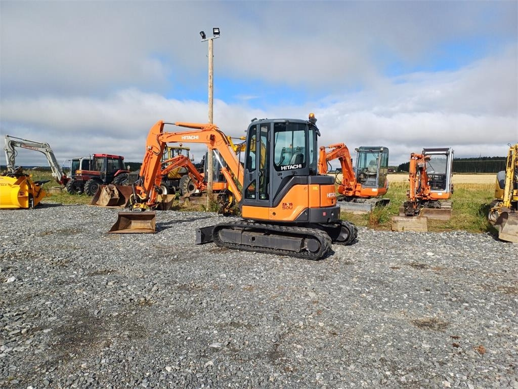 Hitachi ZX50u Engcon pyörittäjällä - Mini excavator: picture 3 Hitachi ZX50u Engcon pyörittäjällä - Mini excavator: picture 3
