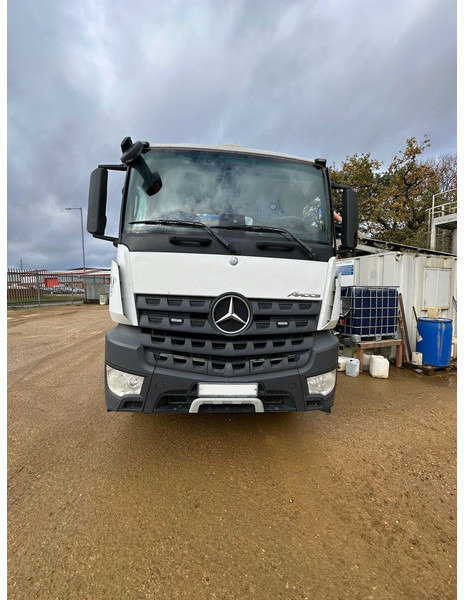 Mercedes-Benz Actros - Stationary concrete pump: picture 1 Mercedes-Benz Actros - Stationary concrete pump: picture 1