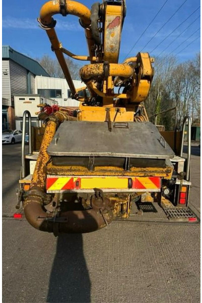 Mercedes-Benz Axor - Stationary concrete pump: picture 3 Mercedes-Benz Axor - Stationary concrete pump: picture 3
