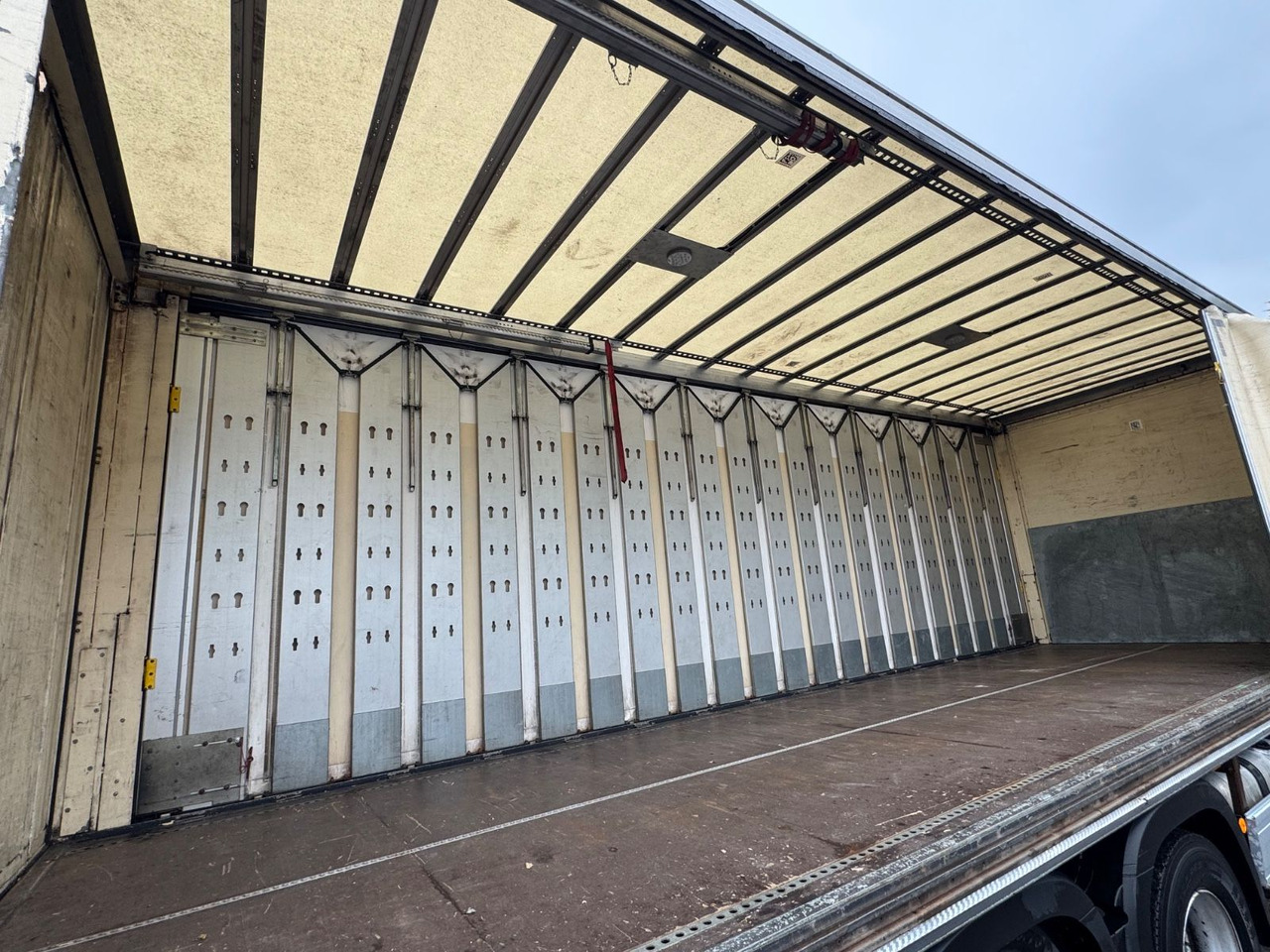 Mercedes-Benz 2548/Lenk-Lift/Retarder/Top-Zustand - Curtain side truck: picture 4 Mercedes-Benz 2548/Lenk-Lift/Retarder/Top-Zustand - Curtain side truck: picture 4