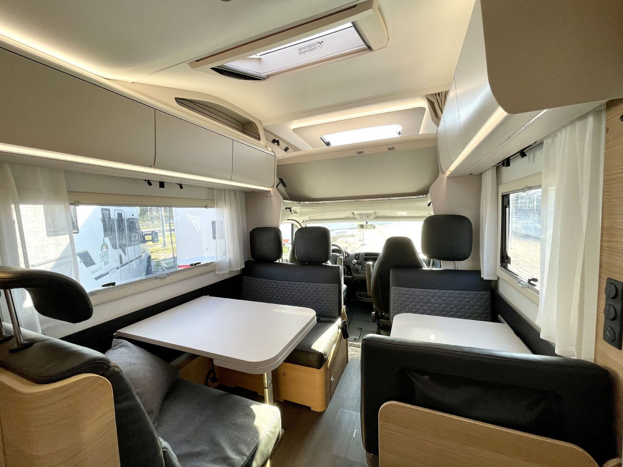 ADRIA Coral XL 650 DK - Alcove motorhome: picture 5 ADRIA Coral XL 650 DK - Alcove motorhome: picture 5