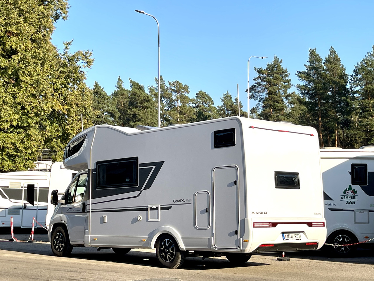 ADRIA Coral XL 650 DK - Alcove motorhome: picture 3 ADRIA Coral XL 650 DK - Alcove motorhome: picture 3
