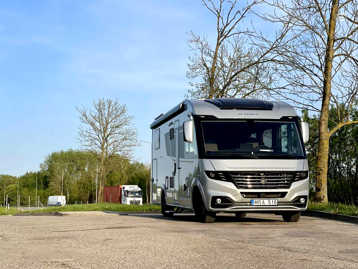 Adria Super Sonic 780 SL - Integrated motorhome: picture 1 Adria Super Sonic 780 SL - Integrated motorhome: picture 1