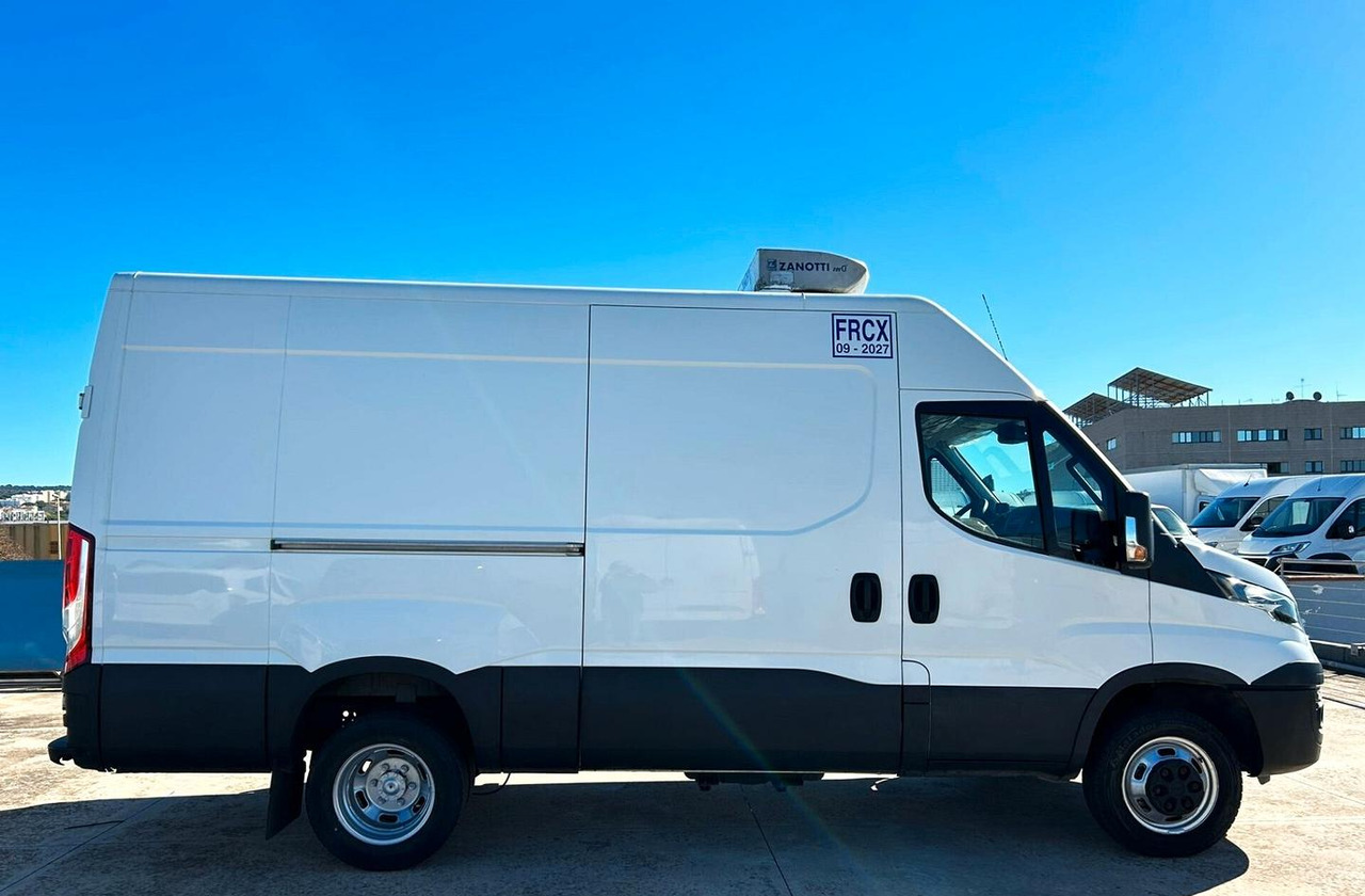 Iveco Daily 35C15 Furgone gemellato Isotermico - Refrigerated delivery van: picture 4 Iveco Daily 35C15 Furgone gemellato Isotermico - Refrigerated delivery van: picture 4