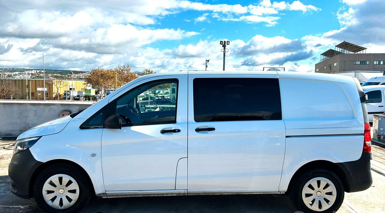 Crew cab van Mercedes Benz Vito Mixto Autocarro 6 posti: picture 8