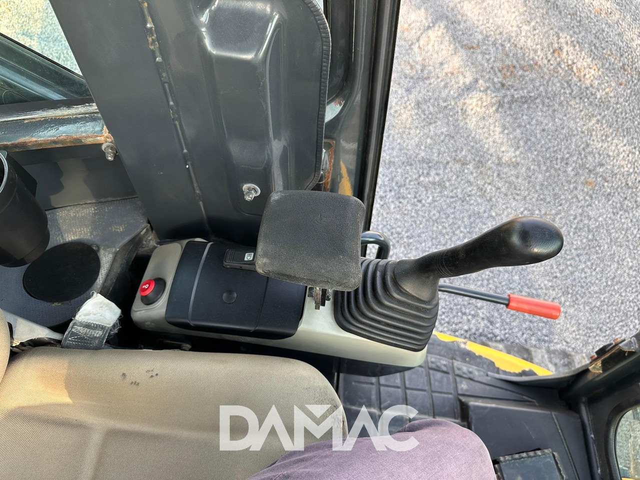 Mini excavator KOMATSU PC55MR-3: picture 12