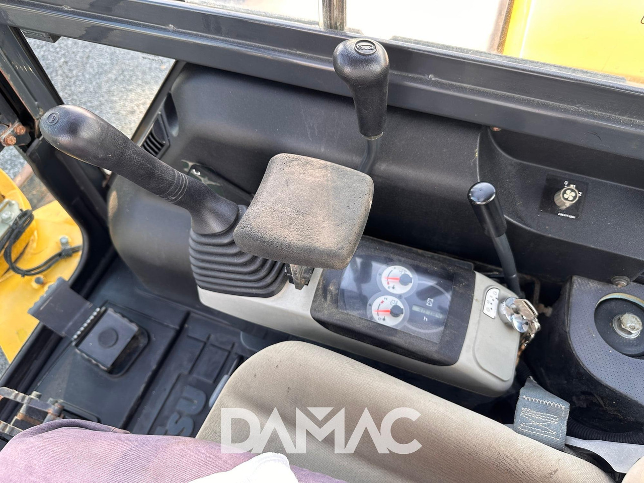 Mini excavator KOMATSU PC55MR-3: picture 10