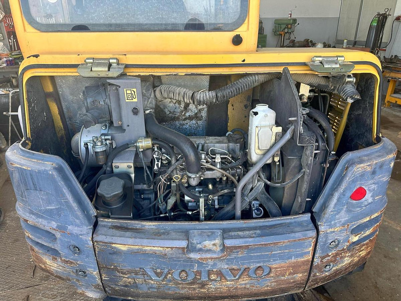 Mini excavator Volvo EC35: picture 7