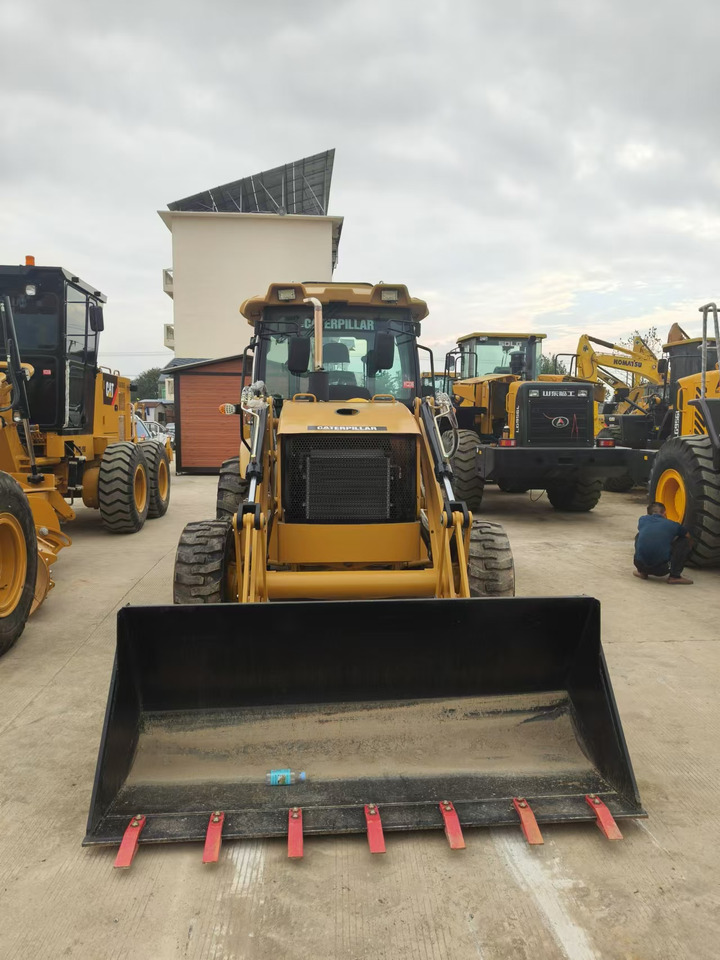 CATERPILLAR 420F - Backhoe loader: picture 2 CATERPILLAR 420F - Backhoe loader: picture 2