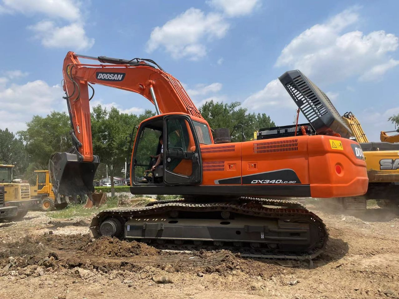 DOOSAN DX340 - Crawler excavator: picture 1 DOOSAN DX340 - Crawler excavator: picture 1