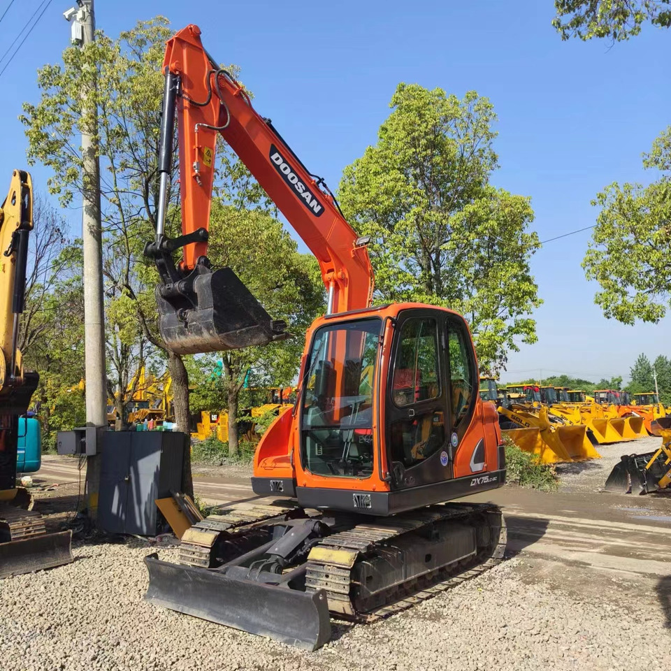 DOOSAN DX75 - Mini excavator: picture 3 DOOSAN DX75 - Mini excavator: picture 3