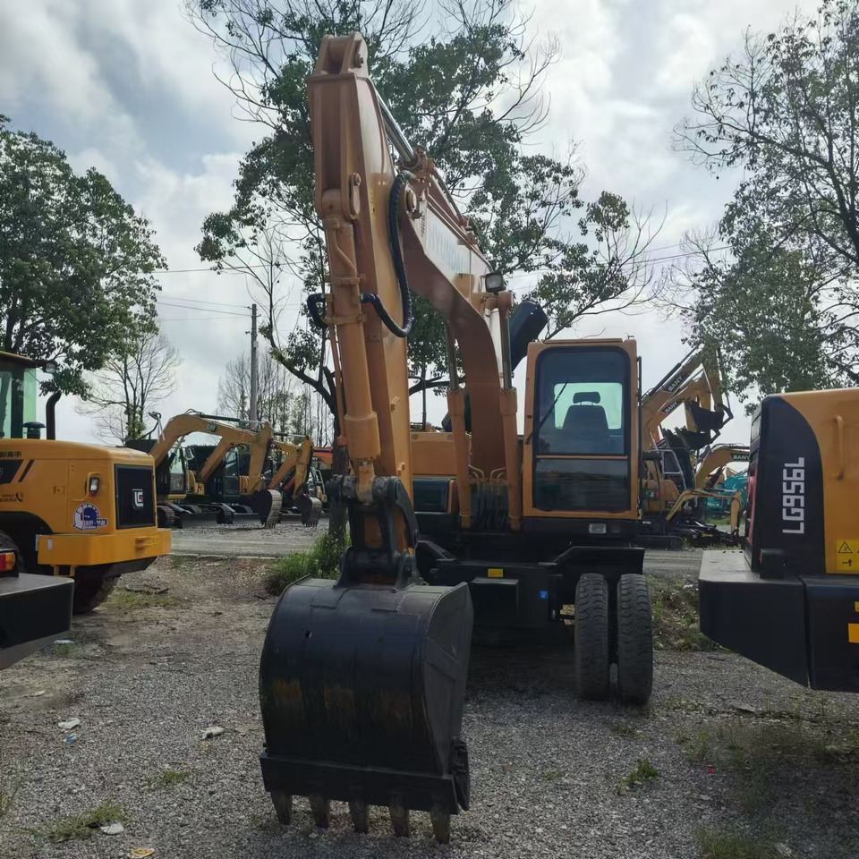 Hyundai R150W-7 - Wheel excavator: picture 4 Hyundai R150W-7 - Wheel excavator: picture 4