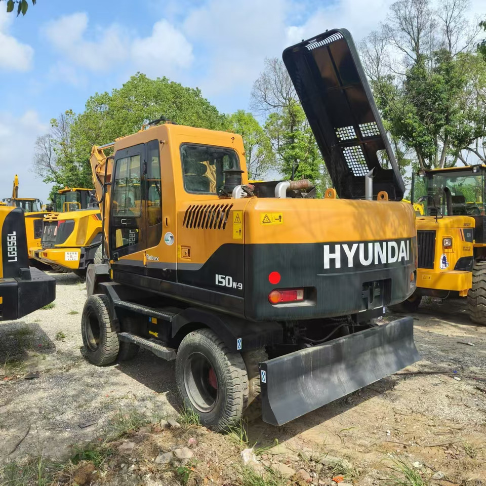Hyundai R150W-7 - Wheel excavator: picture 2 Hyundai R150W-7 - Wheel excavator: picture 2
