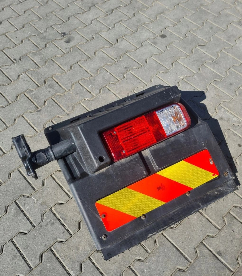 BŁOTNIK KOMPLETNY PRAWY TYŁ LAMPA CHLAPACZ MOCOWANIE FORD F-MAX CARGO - Fender: picture 3 BŁOTNIK KOMPLETNY PRAWY TYŁ LAMPA CHLAPACZ MOCOWANIE FORD F-MAX CARGO - Fender: picture 3
