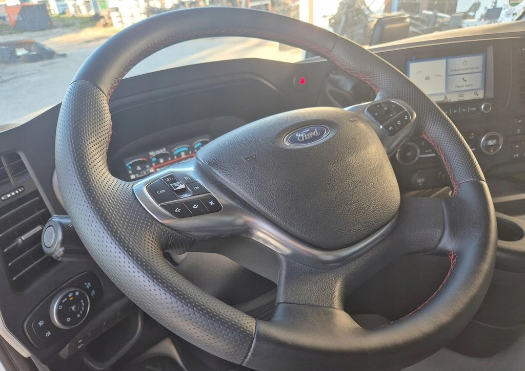 FORD WIELOFUNKCYJNA - Steering wheel: picture 3 FORD WIELOFUNKCYJNA - Steering wheel: picture 3