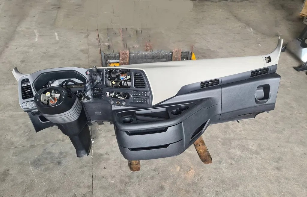 KONSOLA KOMPLETNA KOKPIT DESKA ROZDZIELCZA STELAŻ FORD F-MAX 500 TRUCKS - Dashboard: picture 1 KONSOLA KOMPLETNA KOKPIT DESKA ROZDZIELCZA STELAŻ FORD F-MAX 500 TRUCKS - Dashboard: picture 1