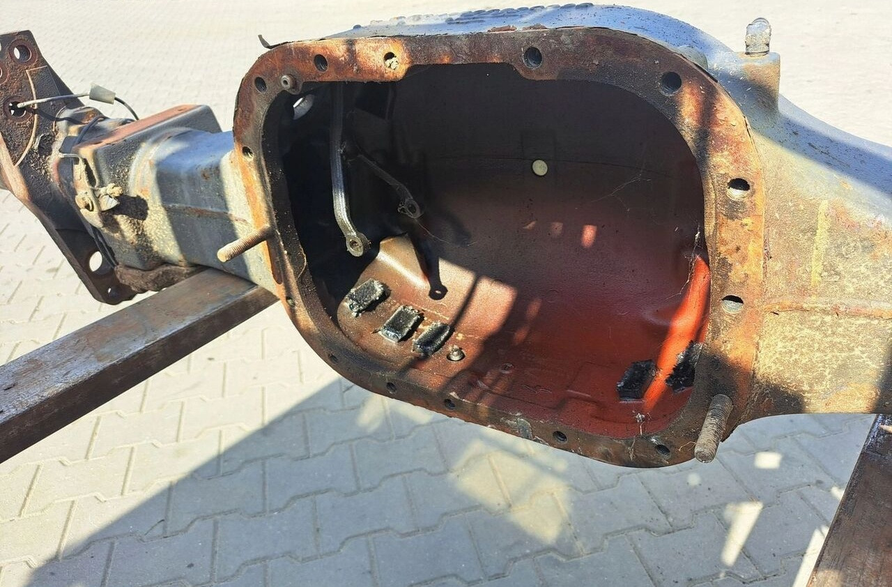 OBUDOWA MOSTU POCHWA RENAULT LANDER KERAX. Renault LANDER KERAX. 5600665084 Renault RENAULT KERAX LANDER 6x4 8x4 4x2 - Transmission for Truck: picture 3 OBUDOWA MOSTU POCHWA RENAULT LANDER KERAX. Renault LANDER KERAX. 5600665084 Renault RENAULT KERAX LANDER 6x4 8x4 4x2 - Transmission for Truck: picture 3