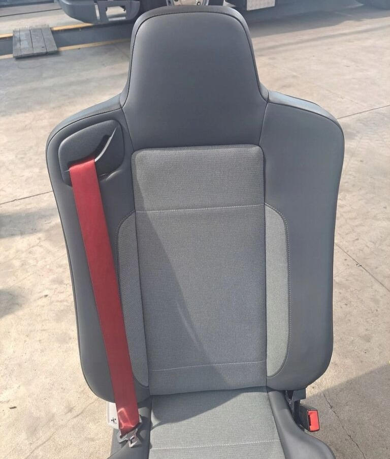 RENAULT FOTEL PRAWY SIEDZENIE PASAŻERA RENAULT RANGE GAMA T C K - Seat for Truck: picture 3 RENAULT FOTEL PRAWY SIEDZENIE PASAŻERA RENAULT RANGE GAMA T C K - Seat for Truck: picture 3