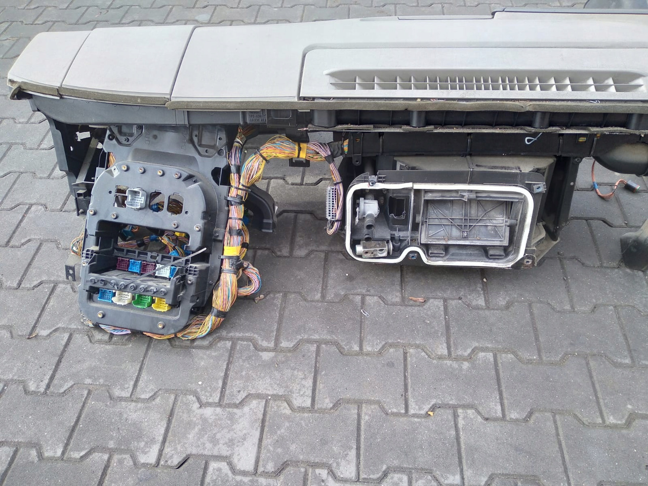 RENAULT KONSOLA DESKA ROZDZIELCZA PRZEKŁADKA ANGLIKA RENAULT LANDER KERAX MIDLUM - Dashboard for Truck: picture 5 RENAULT KONSOLA DESKA ROZDZIELCZA PRZEKŁADKA ANGLIKA RENAULT LANDER KERAX MIDLUM - Dashboard for Truck: picture 5