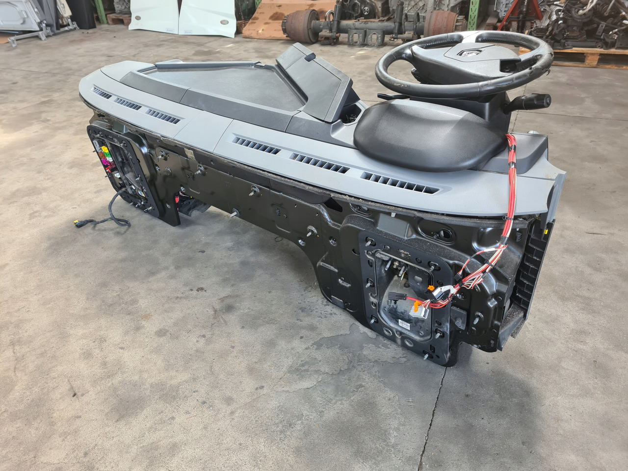 RENAULT KONSOLA KOMPLETNA KOKPIT DESKA ROZDZIELCZA PRZEKŁADKA ANGLIKA RENAULT GAMA T RANGE - Dashboard for Truck: picture 3 RENAULT KONSOLA KOMPLETNA KOKPIT DESKA ROZDZIELCZA PRZEKŁADKA ANGLIKA RENAULT GAMA T RANGE - Dashboard for Truck: picture 3