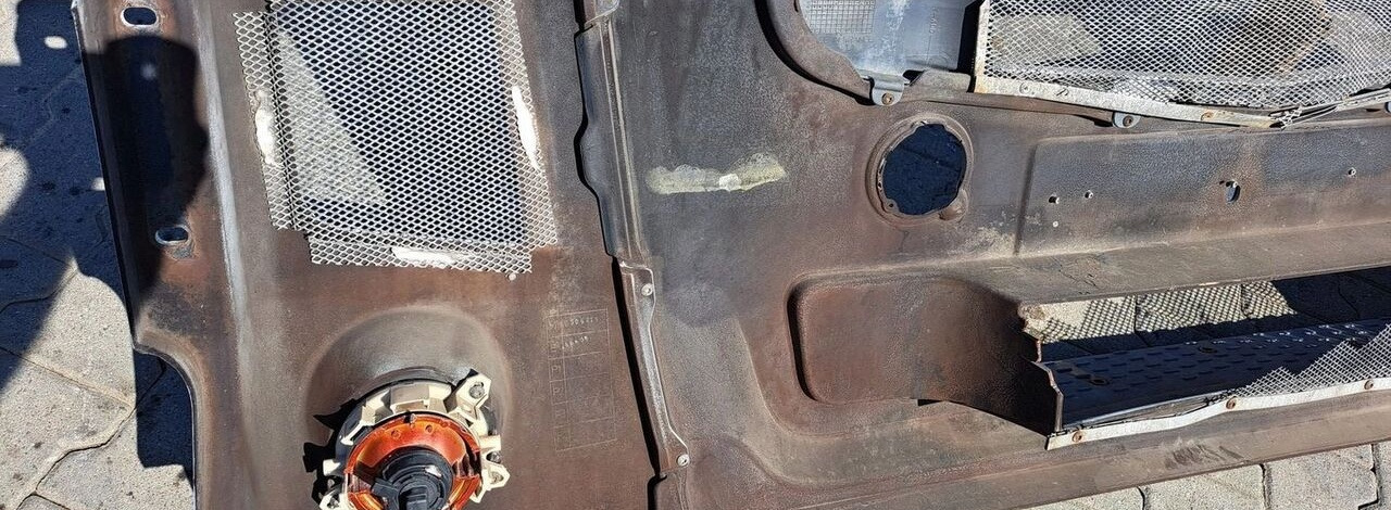 Renault DOLNY PRZÓD KOMPLETNY MAGNUM DXI LIFT VEGA Renault - Bumper for Truck: picture 3 Renault DOLNY PRZÓD KOMPLETNY MAGNUM DXI LIFT VEGA Renault - Bumper for Truck: picture 3