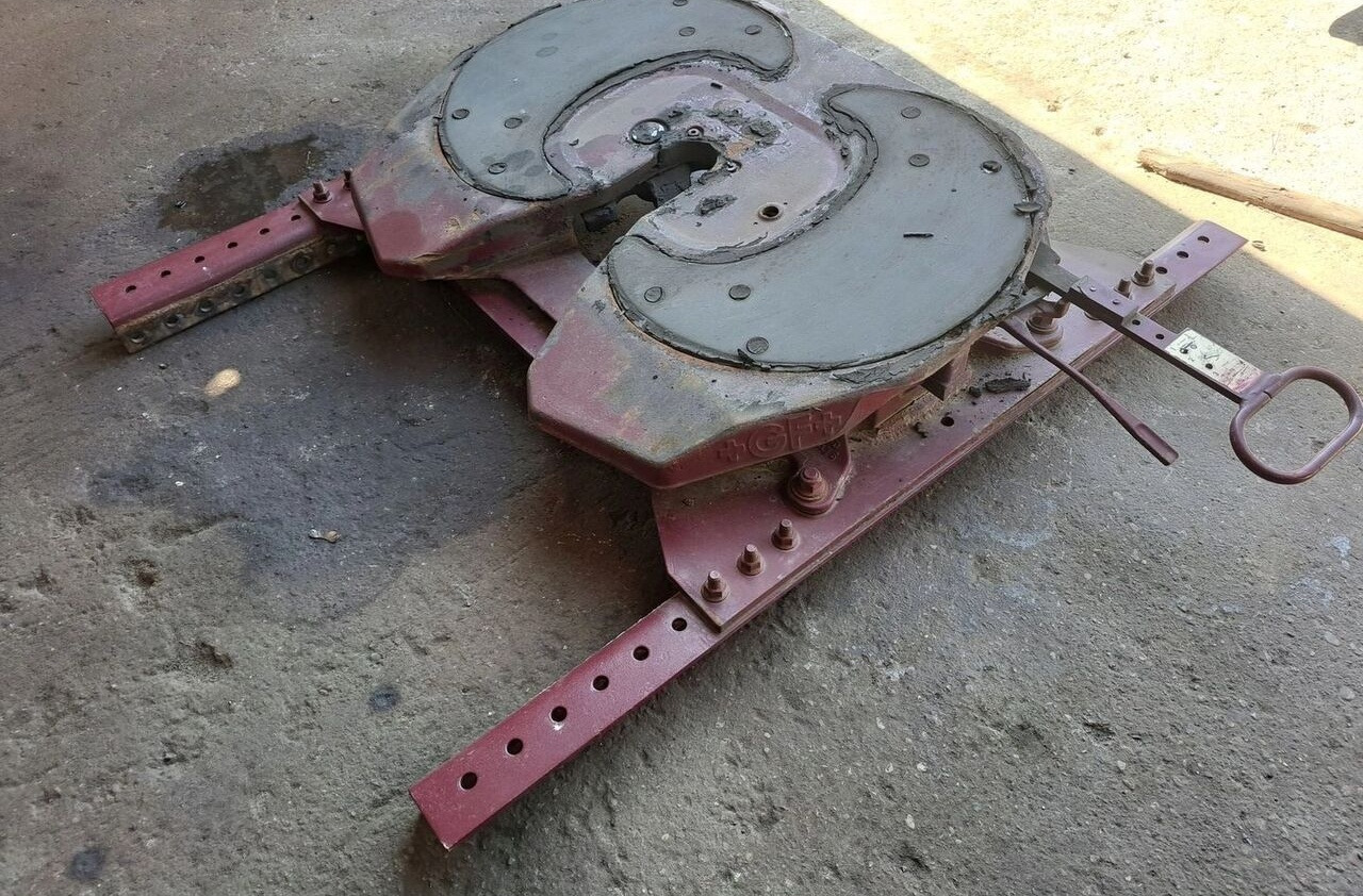 Renault HOLLAND GF 150 MM GAMA T 21325975 Renault - Fifth wheel coupling for Truck: picture 3 Renault HOLLAND GF 150 MM GAMA T 21325975 Renault - Fifth wheel coupling for Truck: picture 3