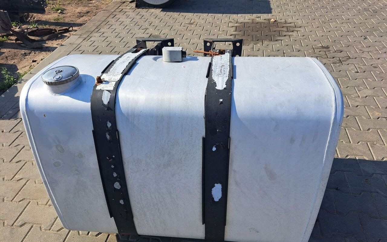 Renault ZBIORNIK PALIWA VOLVO FH 4 RENAULT GAMA 100/70/70 21516447 - Fuel tank for Truck: picture 1 Renault ZBIORNIK PALIWA VOLVO FH 4 RENAULT GAMA 100/70/70 21516447 - Fuel tank for Truck: picture 1