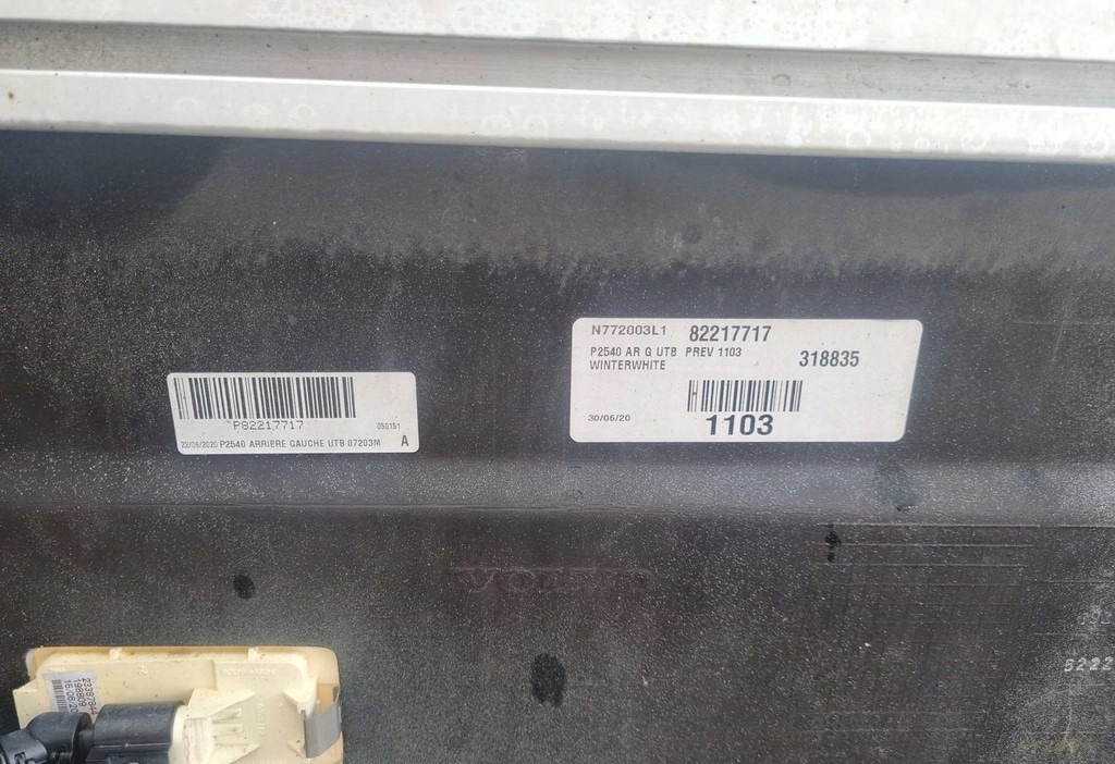 Spare parts ZABUDOWA OSŁONA OWIEWKA MIĘDZYOSIOWA LEWA VOLVO FH 4 FH 5: picture 14 Spare parts ZABUDOWA OSŁONA OWIEWKA MIĘDZYOSIOWA LEWA VOLVO FH 4 FH 5: picture 14