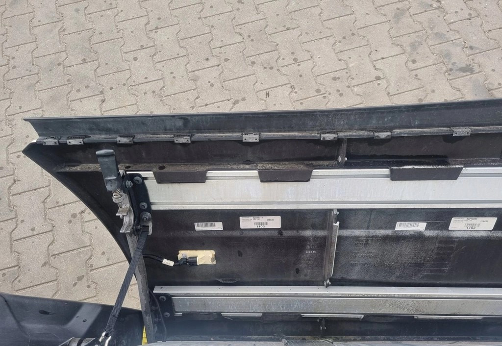 Spare parts ZABUDOWA OSŁONA OWIEWKA MIĘDZYOSIOWA LEWA VOLVO FH 4 FH 5: picture 7 Spare parts ZABUDOWA OSŁONA OWIEWKA MIĘDZYOSIOWA LEWA VOLVO FH 4 FH 5: picture 7