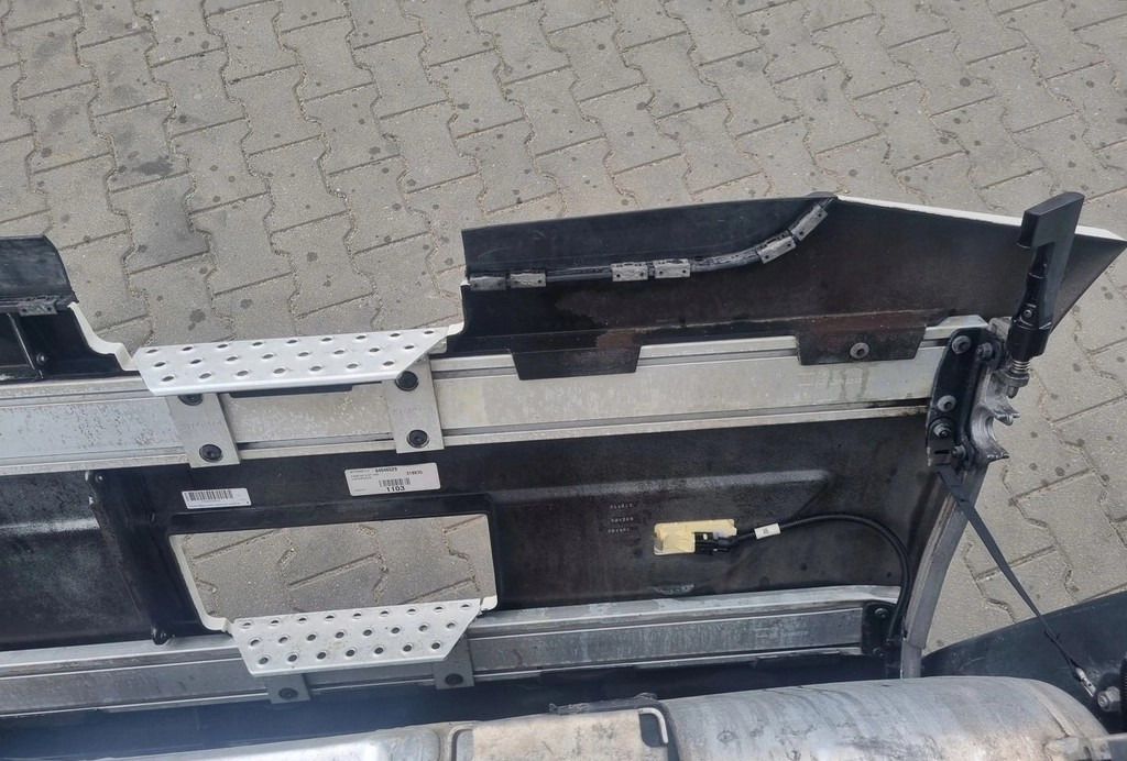 Spare parts ZABUDOWA OSŁONA OWIEWKA MIĘDZYOSIOWA LEWA VOLVO FH 4 FH 5: picture 9 Spare parts ZABUDOWA OSŁONA OWIEWKA MIĘDZYOSIOWA LEWA VOLVO FH 4 FH 5: picture 9