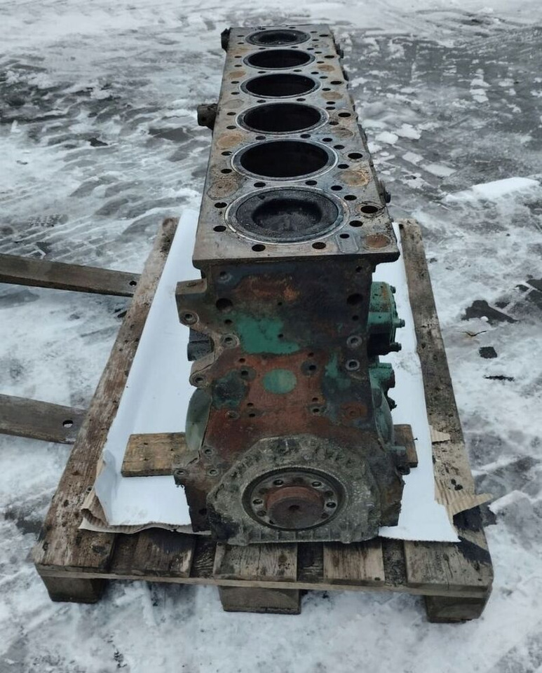 VOLVO BLOK SILNIKA SŁUPEK TŁOKI WAŁ VOLVO FM FH 13 D13A - Cylinder block for Truck: picture 3 VOLVO BLOK SILNIKA SŁUPEK TŁOKI WAŁ VOLVO FM FH 13 D13A - Cylinder block for Truck: picture 3